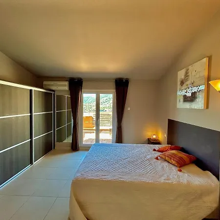 Duplex With Sea And Esterel Views דירה *