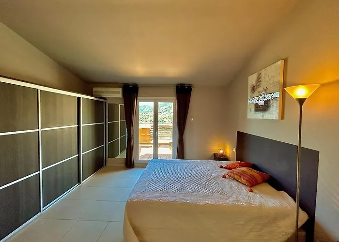 Duplex With Sea And Esterel Views Apartamento *